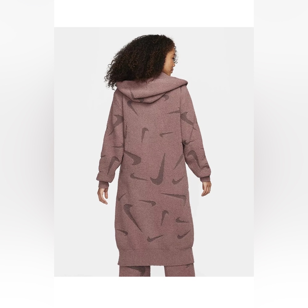 Nike Sportswear Phoenix Cozy Boucle
Long Knit Cardigan Smokey Mauve XS m…